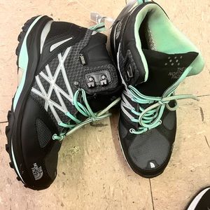 The North Face Womens Ultra Fastpack Mid GTX Hiking Boots Sz 9